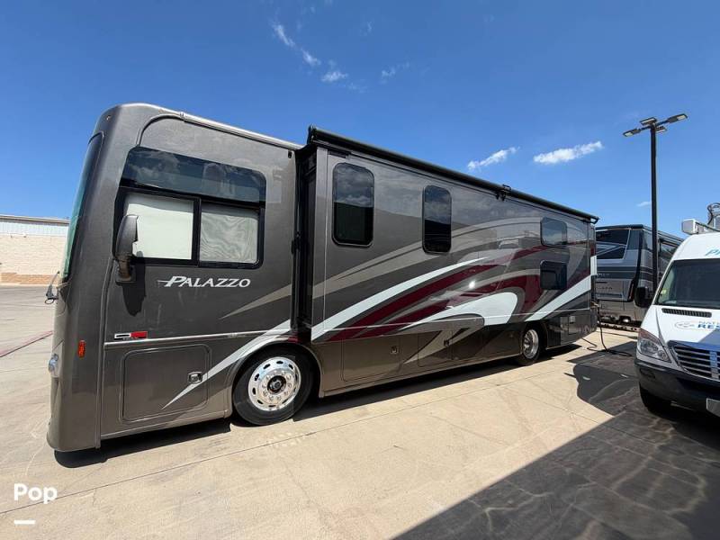 2018 Thor Motor Coach Palazzo 33.3, $ 109,000