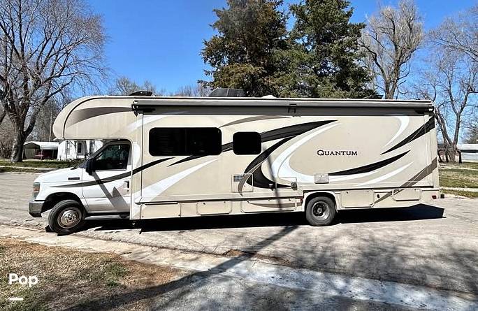 2017 Thor Motor Coach Quantum 31WS, $ 58,500