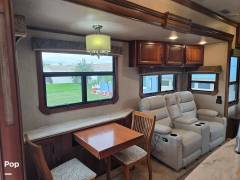 2016 CrossRoads Redwood 3901 MB, $ 43,900