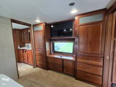 2016 CrossRoads Redwood 3901 MB, $ 43,900