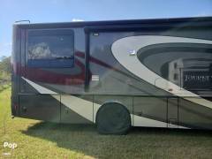 2017 Winnebago Journey 36M, $ 143,000