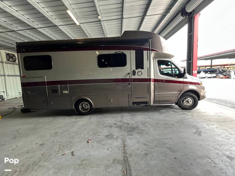 2021 Tiffin Wayfarer 25LW, $ 112,000