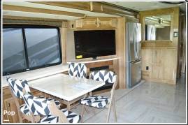2019 Fleetwood Discovery LXE 40D, $ 167,000