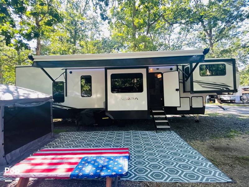 2024 Forest River Sierra 3990FL, $ 64,500