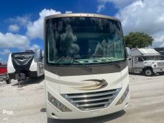 2017 Thor Motor Coach Hurricane 35M, $ 53,500