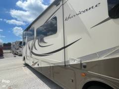 2017 Thor Motor Coach Hurricane 35M, $ 53,500