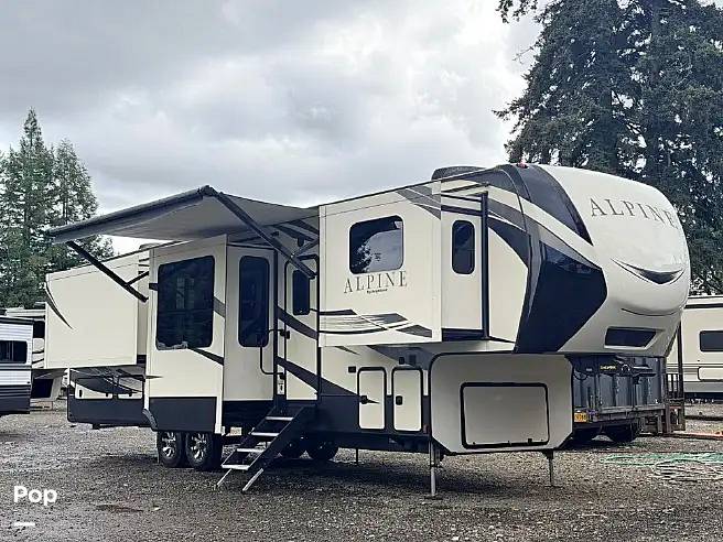 2018 Keystone Alpine 3660FL, $ 42,500