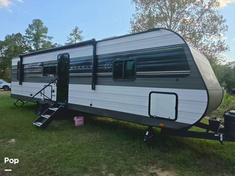 2025 Cruiser RV Avenir 32BH, $ 32,250