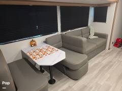 2025 Cruiser RV Avenir 32BH, $ 32,250