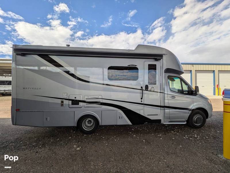 2021 Tiffin Wayfarer 25RW, $ 105,000
