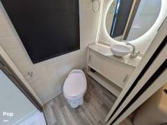 2021 Tiffin Wayfarer 25RW, $ 105,000
