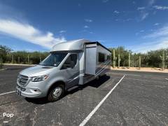 2024 Tiffin Wayfarer 25RW, $ 156,000