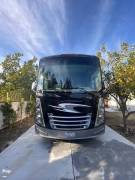 2021 Thor Motor Coach Challenger 37DS, $ 122,000