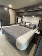 2021 Thor Motor Coach Challenger 37DS, $ 122,000
