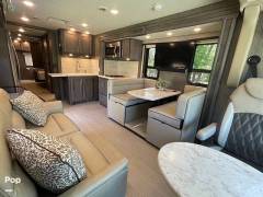 2021 Thor Motor Coach Challenger 37DS, $ 122,000
