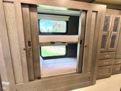 2021 Thor Motor Coach Challenger 37DS, $ 122,000