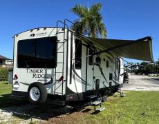 2017 Outdoors RV Timber Ridge 25RDS, $ 20,500