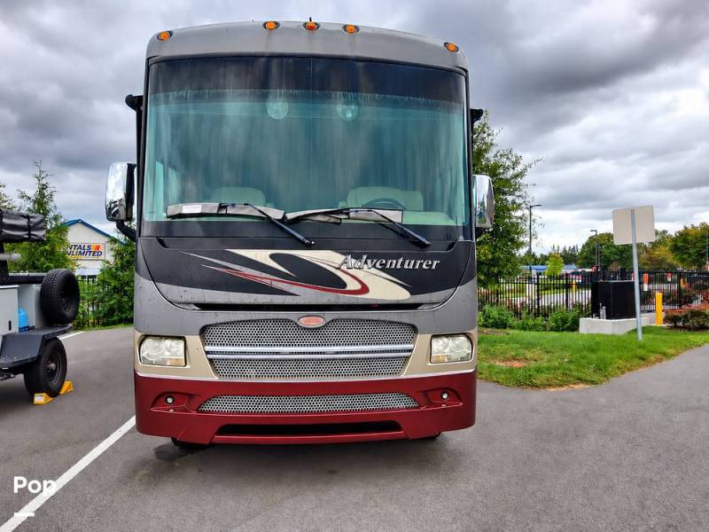 2013 Winnebago Adventurer 37F, $ 72,225