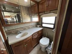 2013 Winnebago Adventurer 37F, $ 72,225