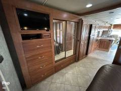 2013 Winnebago Adventurer 37F, $ 72,225