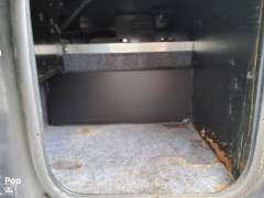 2013 Winnebago Adventurer 37F, $ 72,225