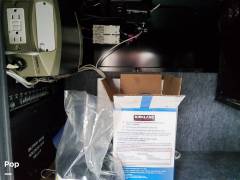 2013 Winnebago Adventurer 37F, $ 72,225