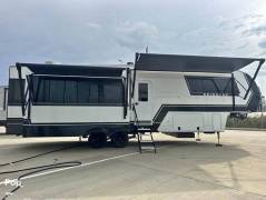 2025 Brinkley Z 3300, $ 83,400
