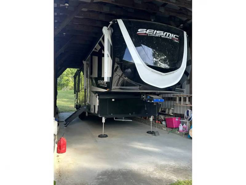 2024 Jayco Seismic 3512, $ 101,000