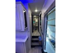 2024 Jayco Seismic 3512, $ 101,000
