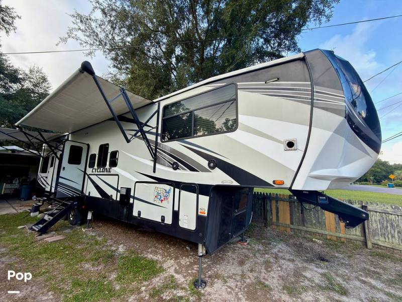 2020 Heartland Cyclone 4007, $ 55,600