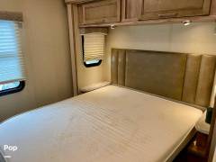 2019 Entegra Coach Odyssey 29V, $ 60,000