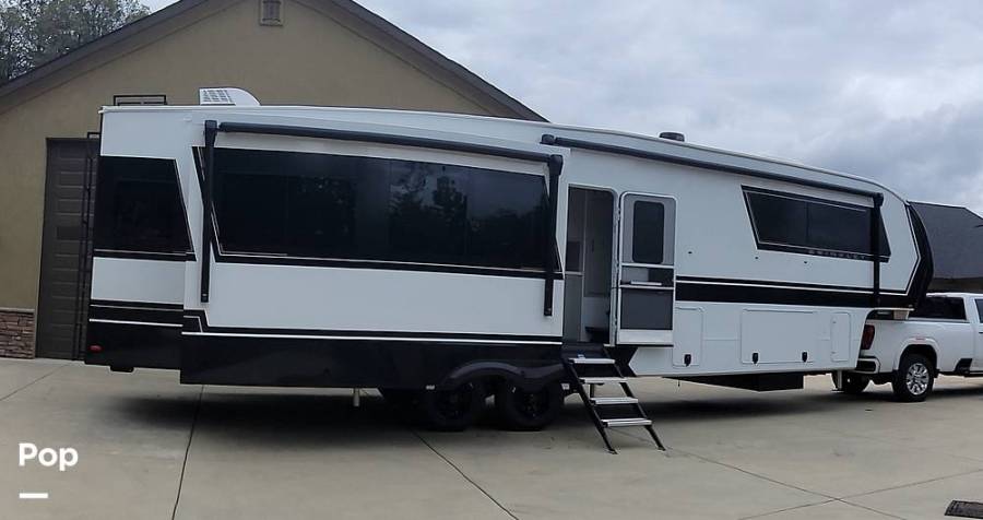 2026 Brinkley Model Z 3600, $ 123,000