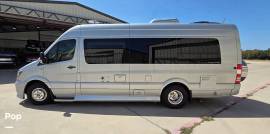2015 Midwest Automotive Designs Weekender, $ 117,000