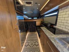 2014 EarthRoamer XV-LTS 133, $ 330,000