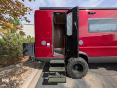 2014 EarthRoamer XV-LTS 133, $ 330,000
