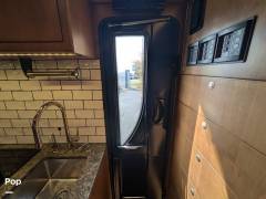 2014 EarthRoamer XV-LTS 133, $ 330,000