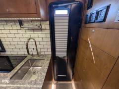 2014 EarthRoamer XV-LTS 133, $ 330,000