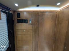 2014 EarthRoamer XV-LTS 133, $ 330,000