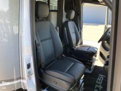 2025 Dynamax Isata 3 24RW, $ 143,650