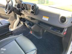 2025 Dynamax Isata 3 24RW, $ 143,650
