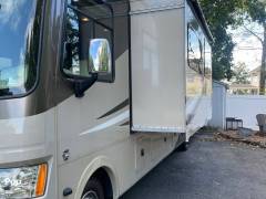 2014 Coachmen Mirada 35BH, $ 49,000