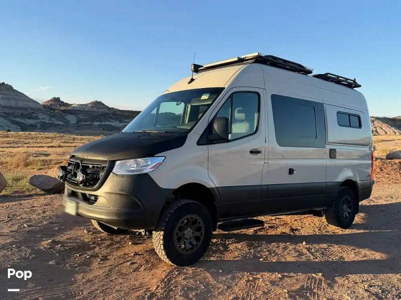 2021 Summit (by Transwest) Longs' Peak 20, $ 137,000