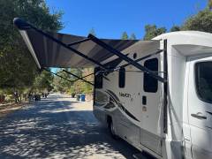 2011 Itasca Navion IQ 24G, $ 60,000