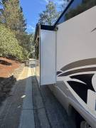 2011 Itasca Navion IQ 24G, $ 60,000