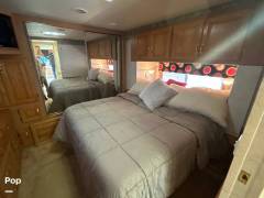 2002 Newmar Dutch Star 3852, $ 53,400