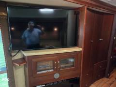 2008 Winnebago Tour 40TD, $ 80,000