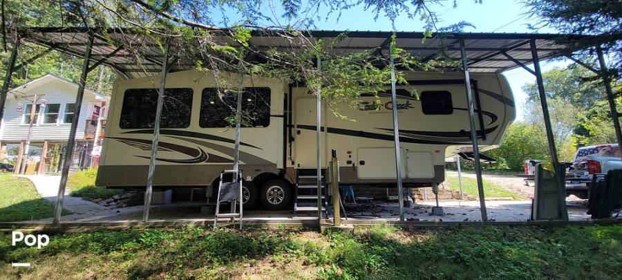 2018 Forest River Silverback 29RE, $ 38,900