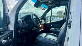 2025 Grech RV Strada-Ion Tour, $ 199,995