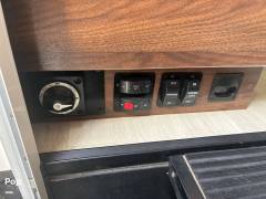 2021 Winnebago Navion 24D, $ 99,900