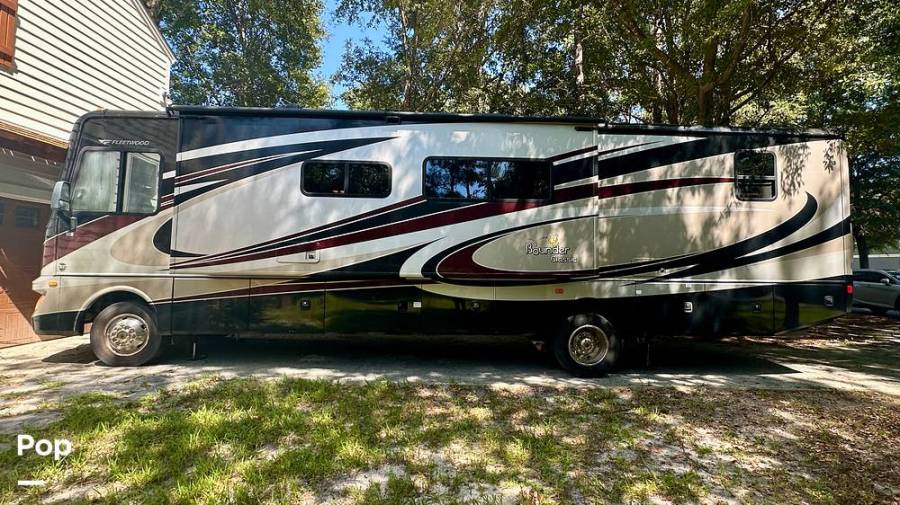 2014 Fleetwood Bounder Classic 34M, $ 43,350